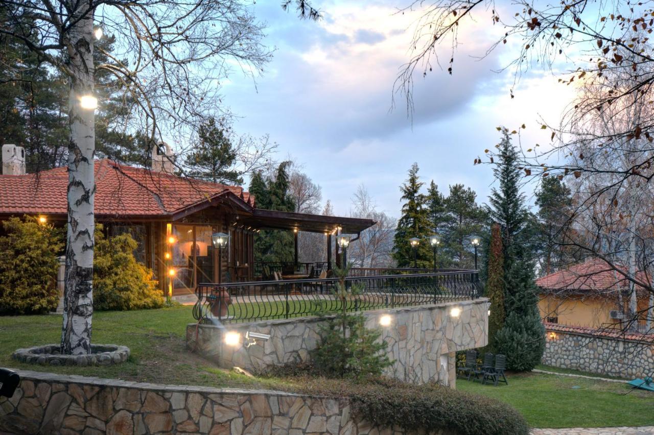 Villa Anna Luxury Lake Residence Shtarkelovo Gnezdo Екстер'єр фото