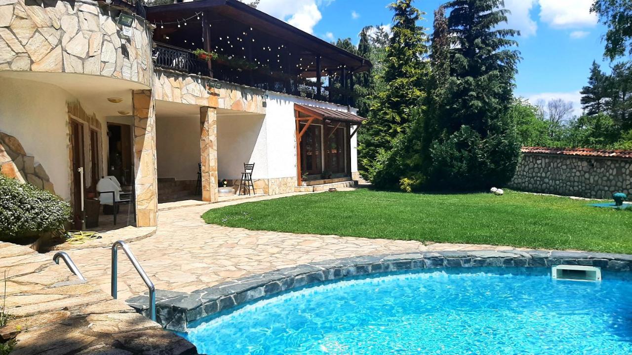 Villa Anna Luxury Lake Residence Shtarkelovo Gnezdo Екстер'єр фото